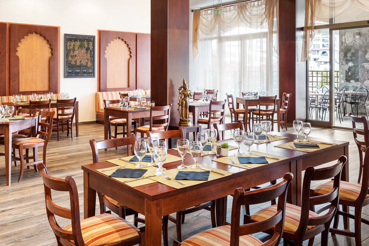 Bufférestaurang med indiska rätter
