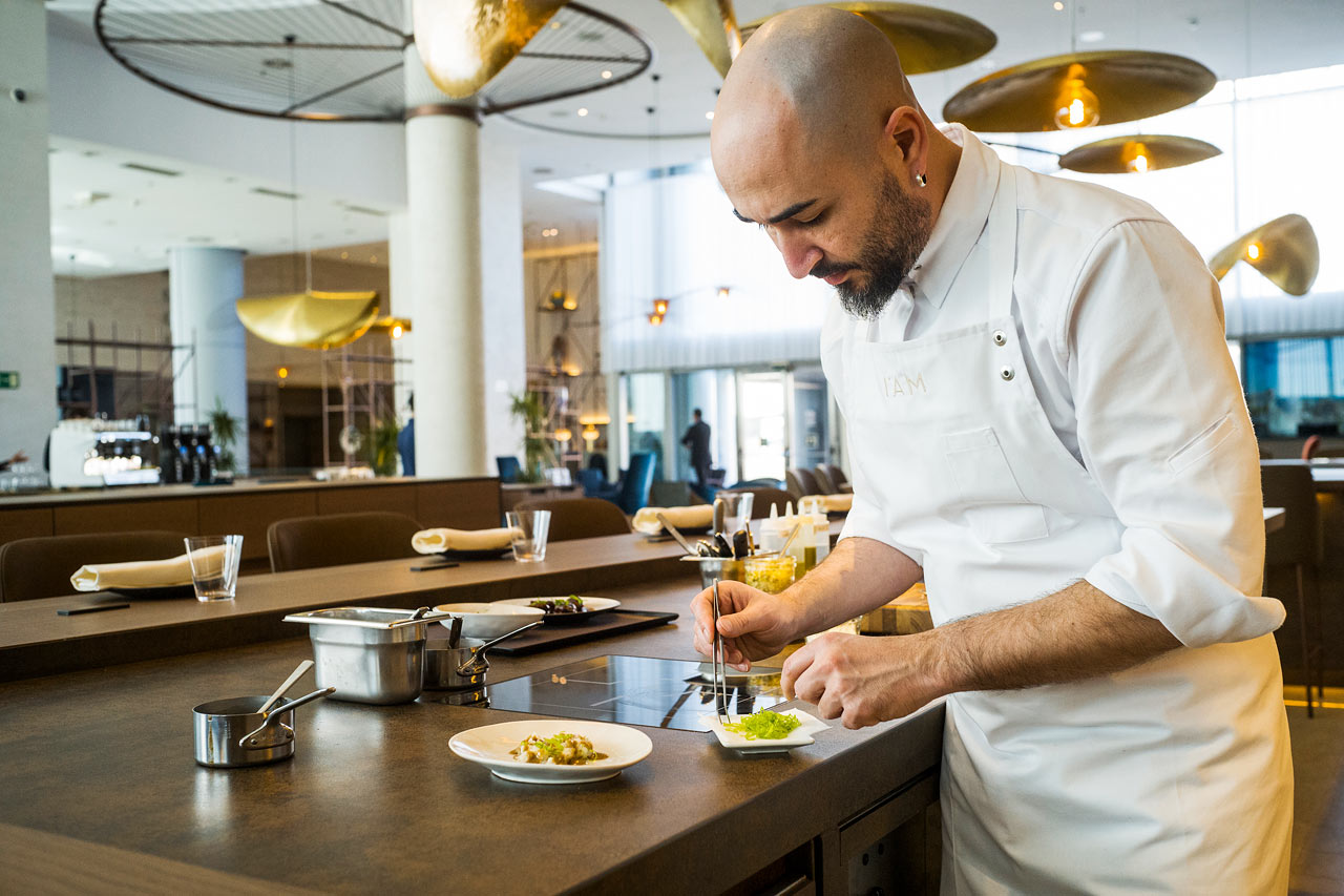 Guide Michelin belönade kocken Artur Martinez