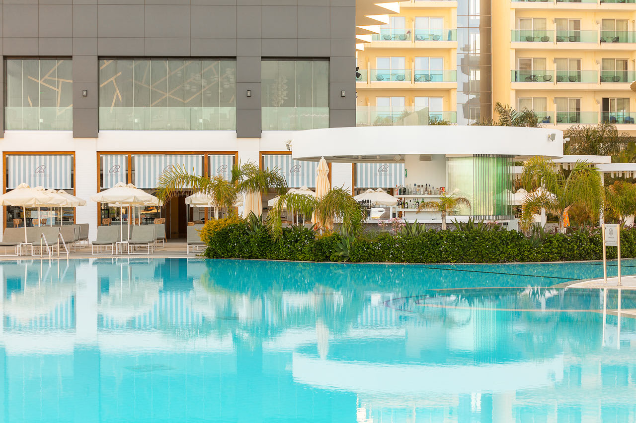 Poolbar