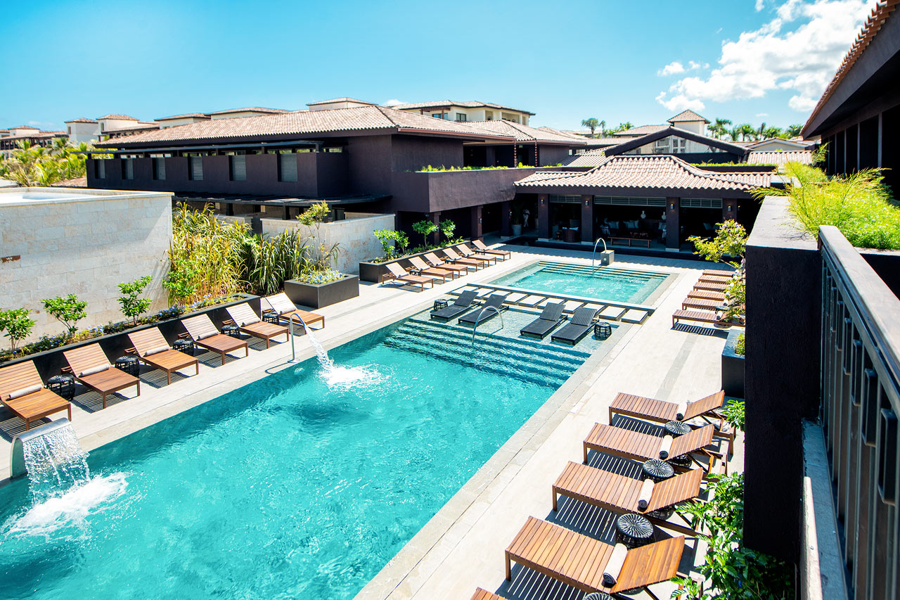 Pool i hotellets spa
