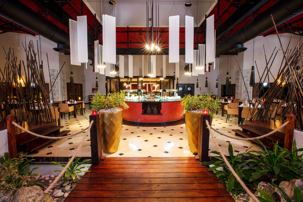 Inom Grand Palladium Resort finns flera restauranger att välja mellan