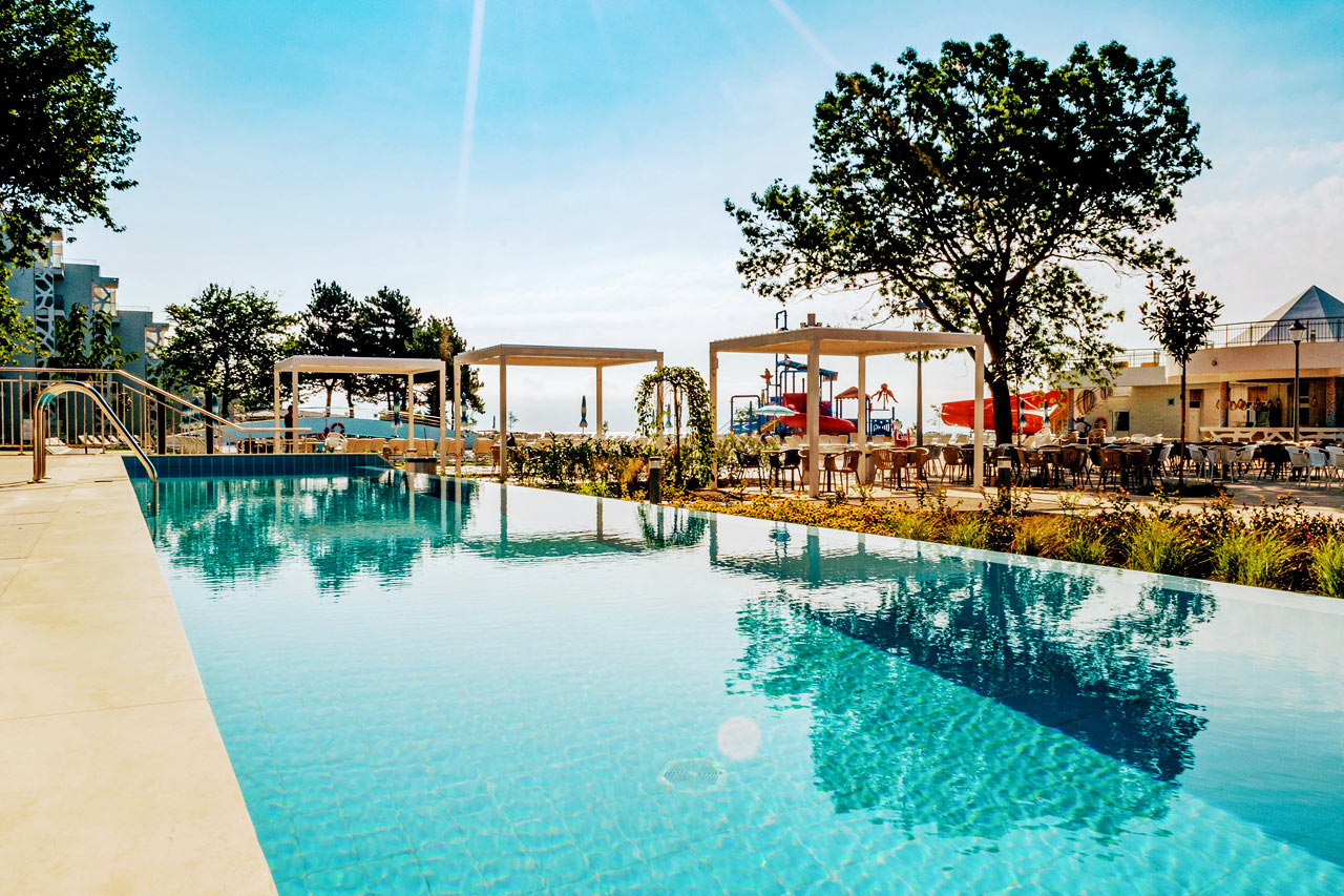 Dubbelrum med poolaccess