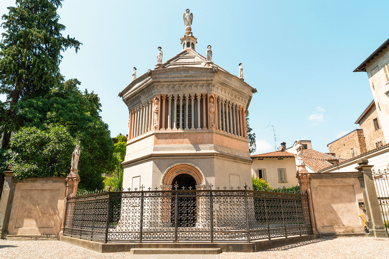 Katedralen Battistero di Bergamo